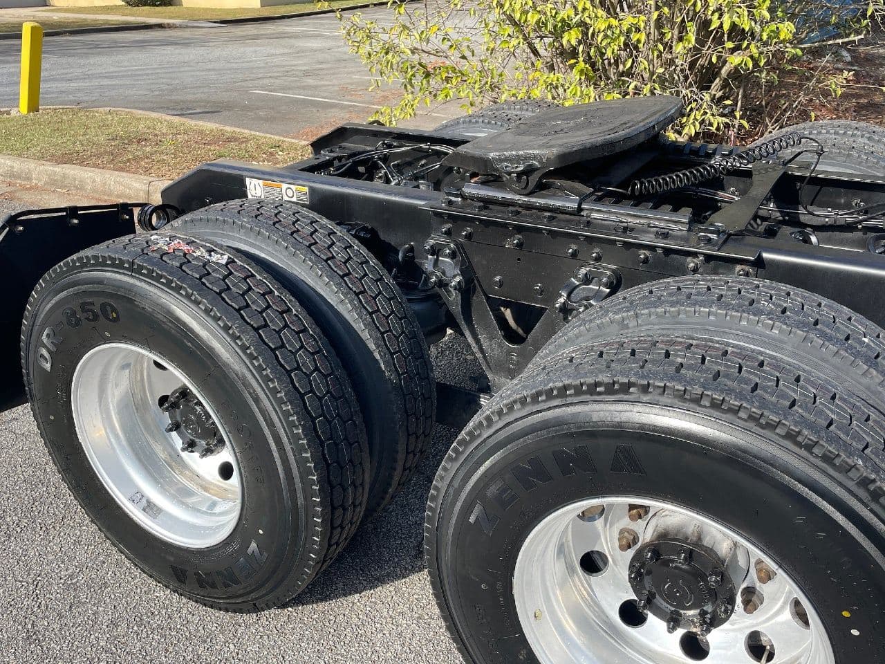 2021 Kenworth T680 image 15