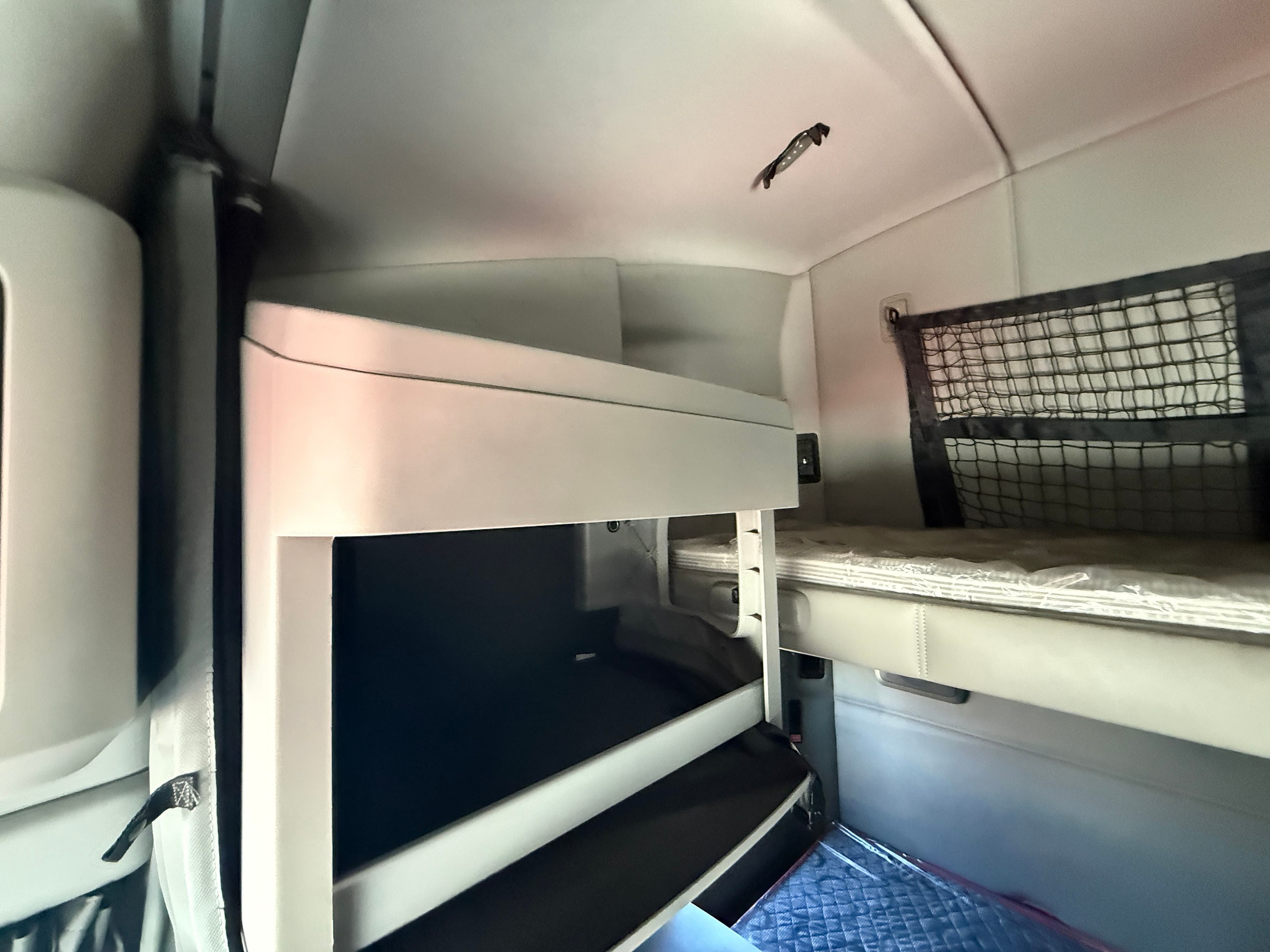 2020 Kenworth T680 image 32