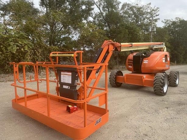 2017 JLG 600AJ image 12