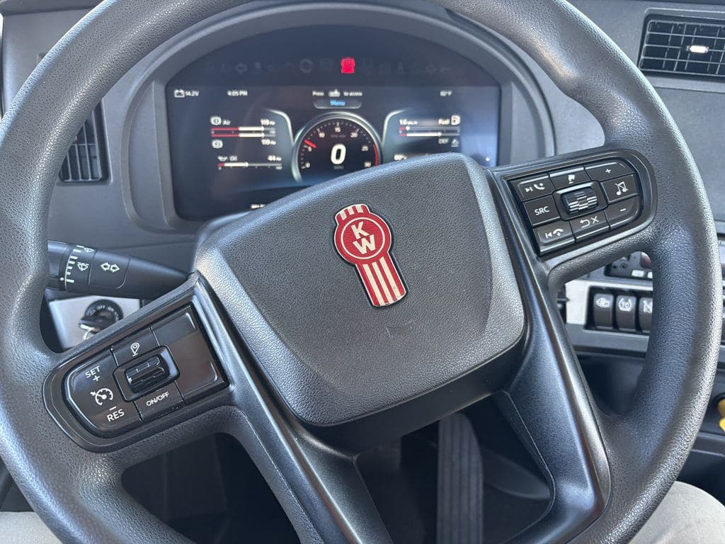 Used 2024 KENWORTH T680 image 14
