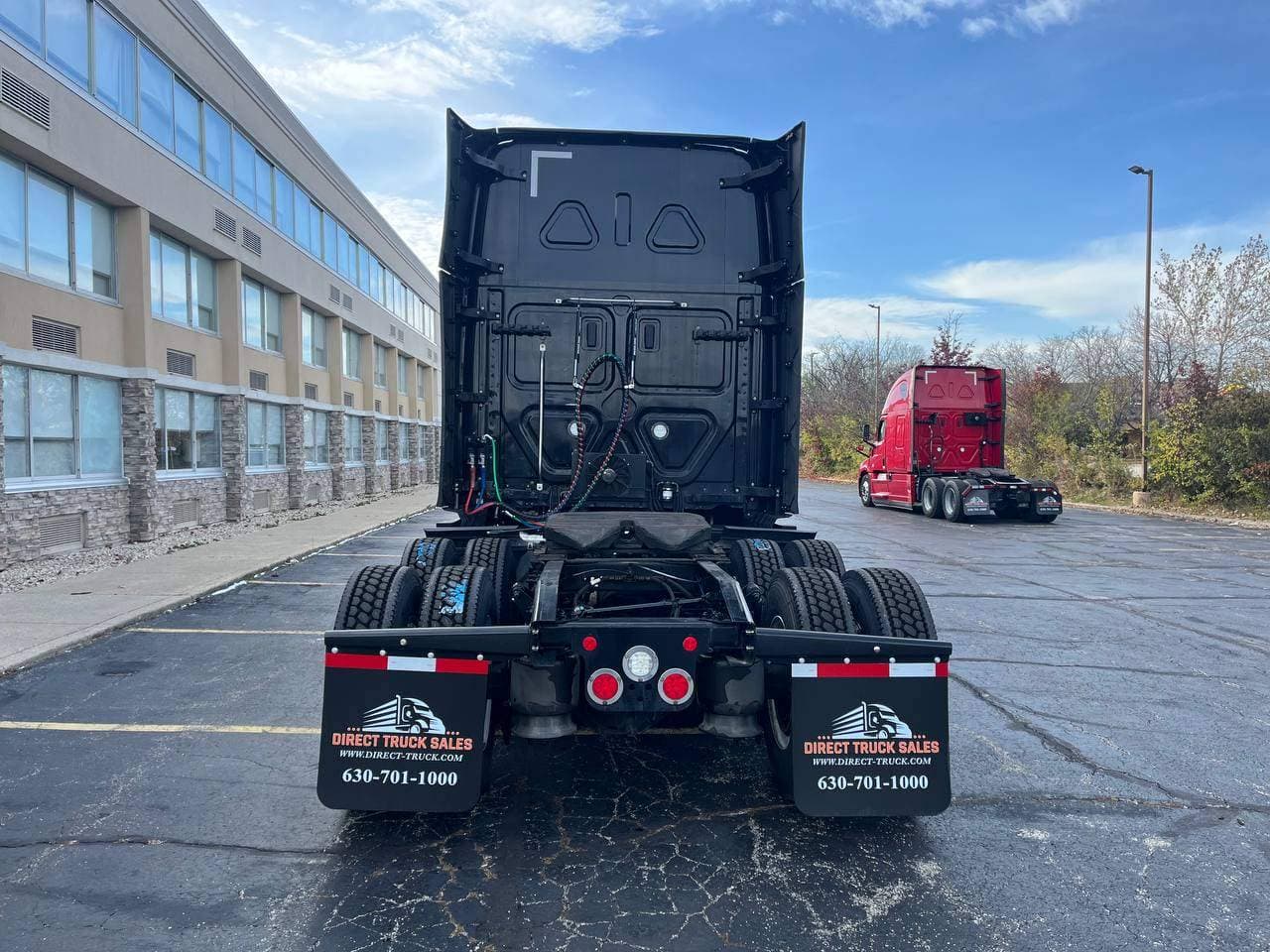 2023 Freightliner Cascadia image 5