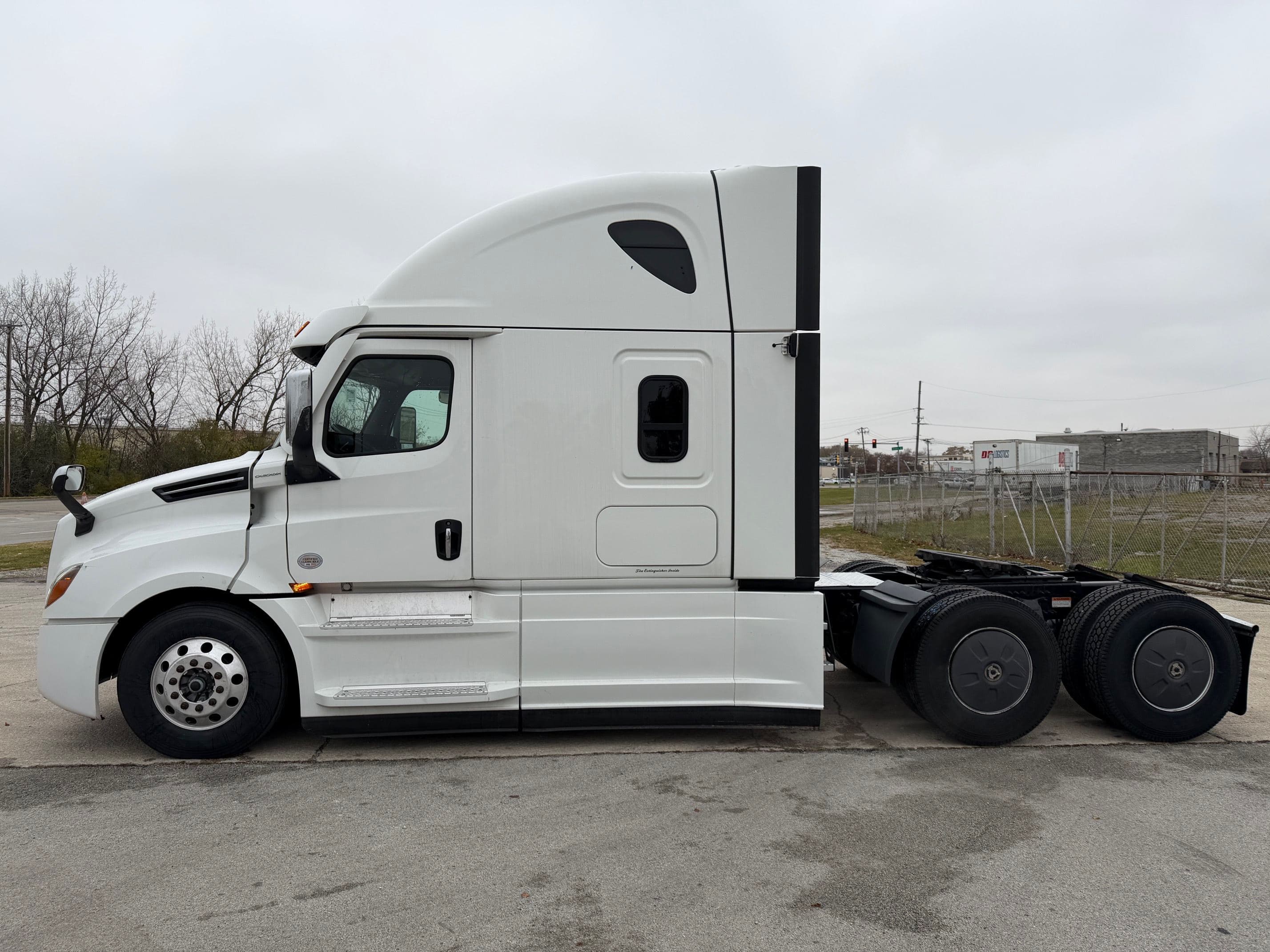 2023 Freightliner Cascadia image 5
