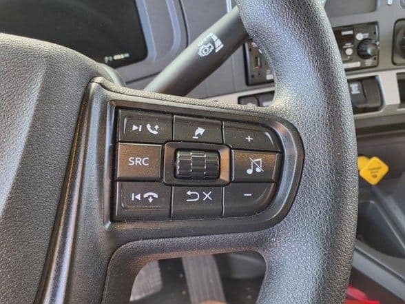 2025 Kenworth T880 image 25