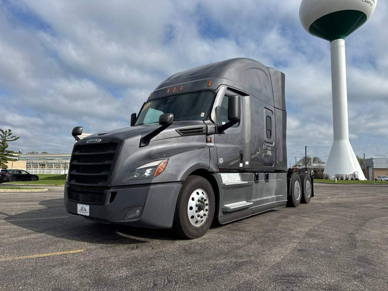 2022 Freightliner Cascadia 126 image 1