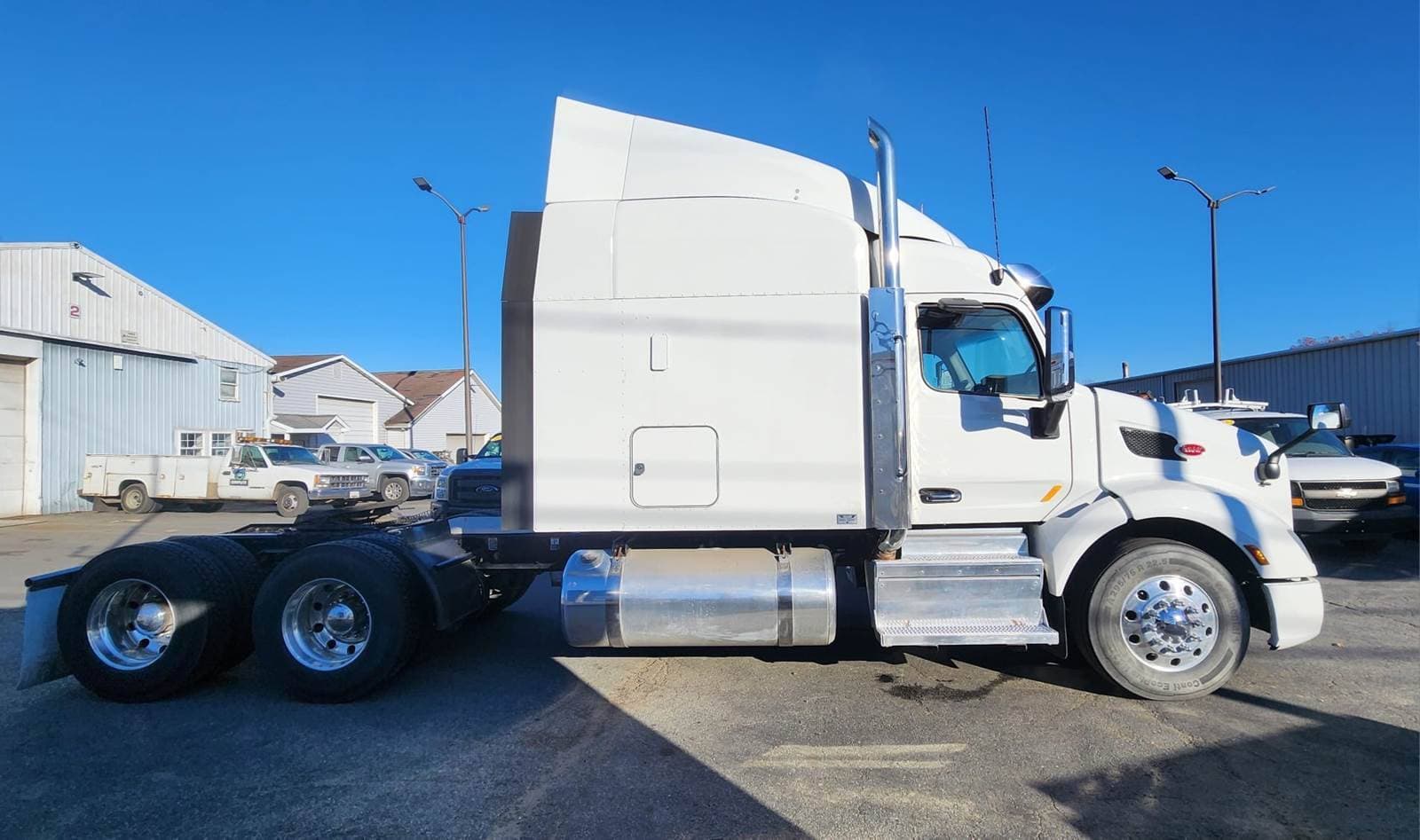 2014 Peterbilt 365 image 2