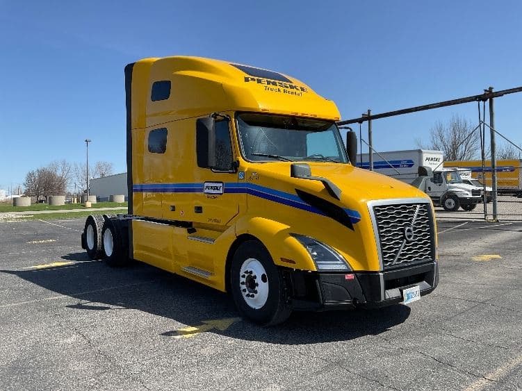 2022 VOLVO VNL64760 image 1