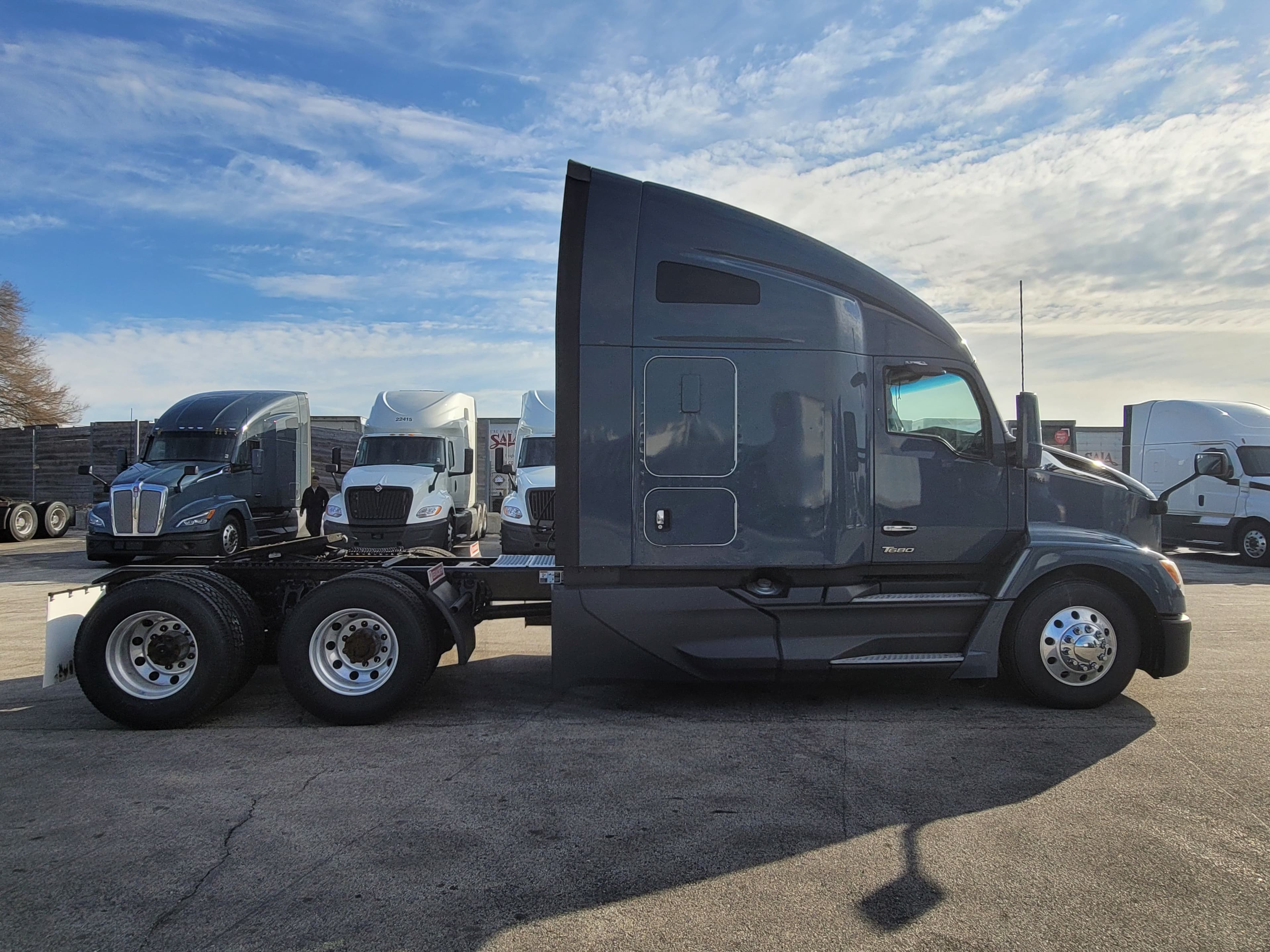 2023 Kenworth T680 image 4