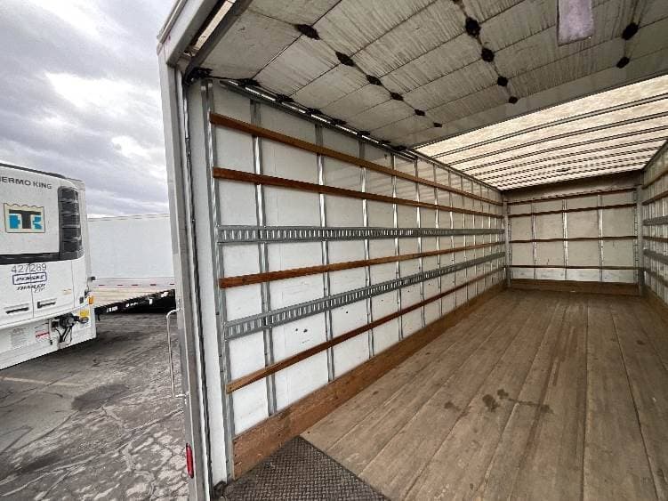 2022 International MV607 Box Truck - 220HP, 6 Speed Automatic, Roll up Door image 11