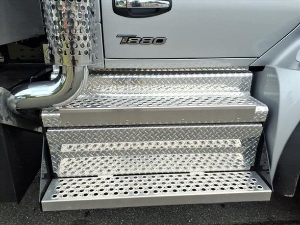 2026 Kenworth T880 image 3