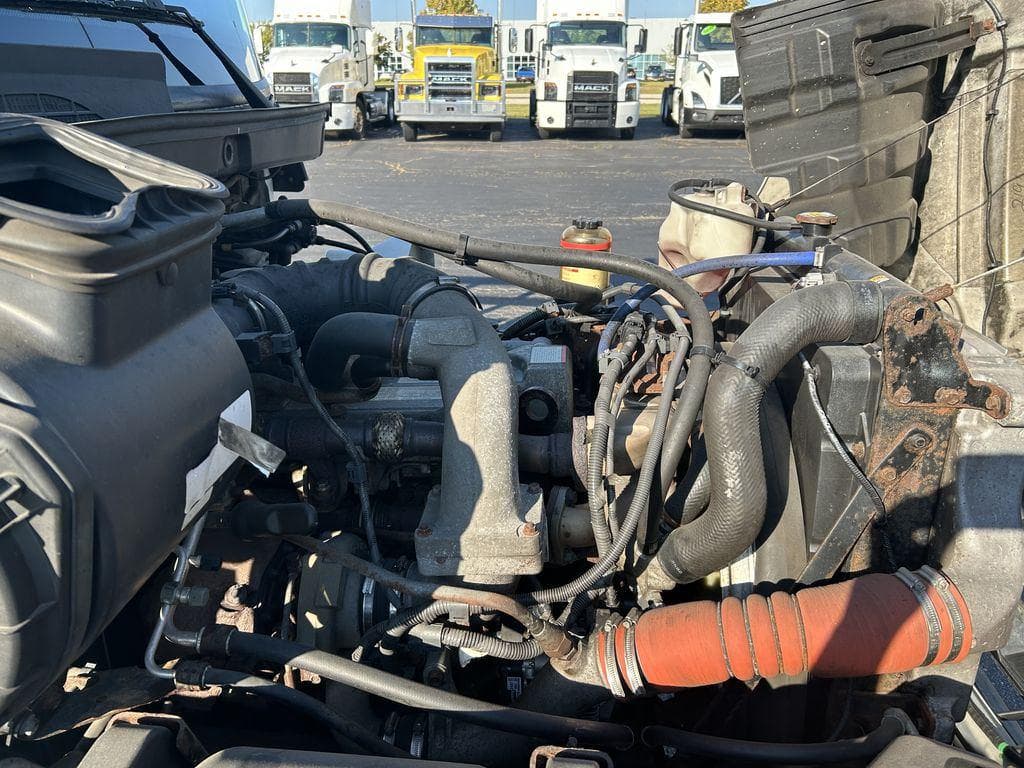 2014 Hino Conventional Type Truck image 13