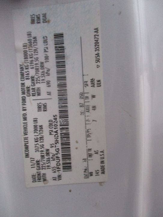 2017 Ford F-550 BUCKET TRUCK 92K MILES image 38