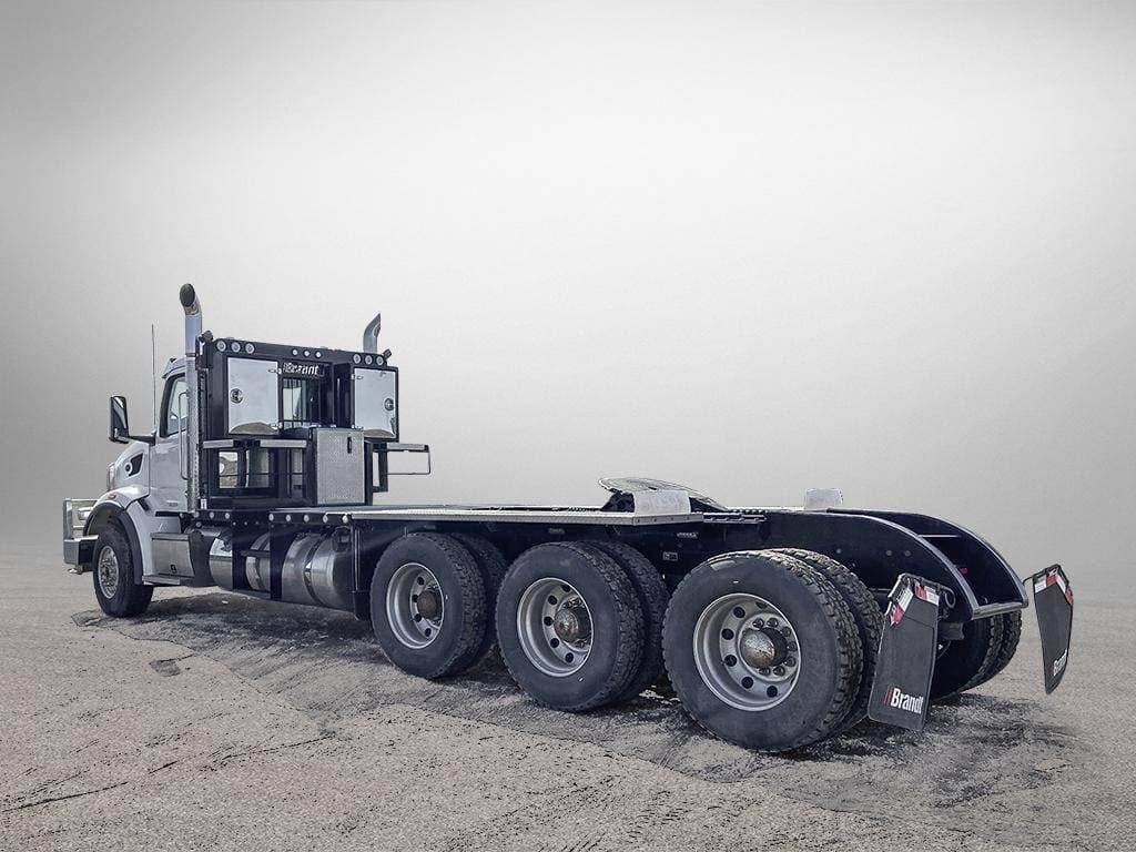 2023 Peterbilt 567 image 4
