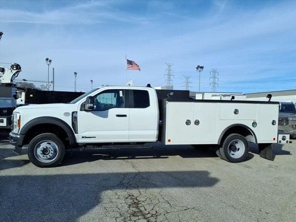 2026 Ford F550 image 4