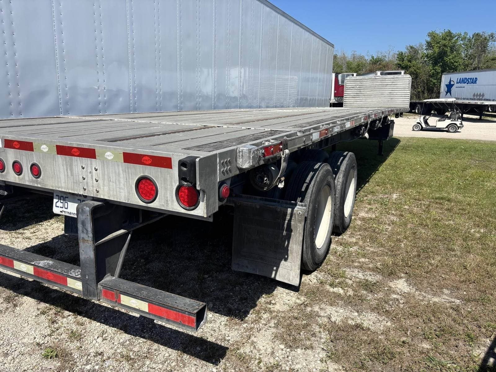 2019 Utility 4000AE image 4