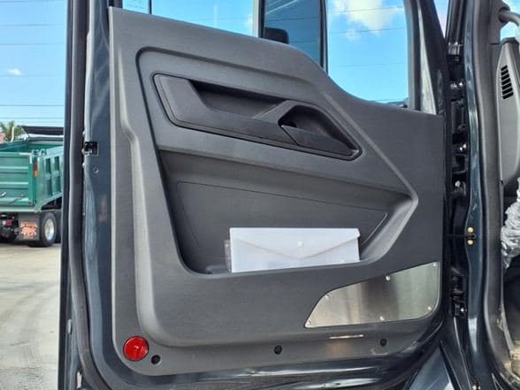 2025 Kenworth D5 image 15