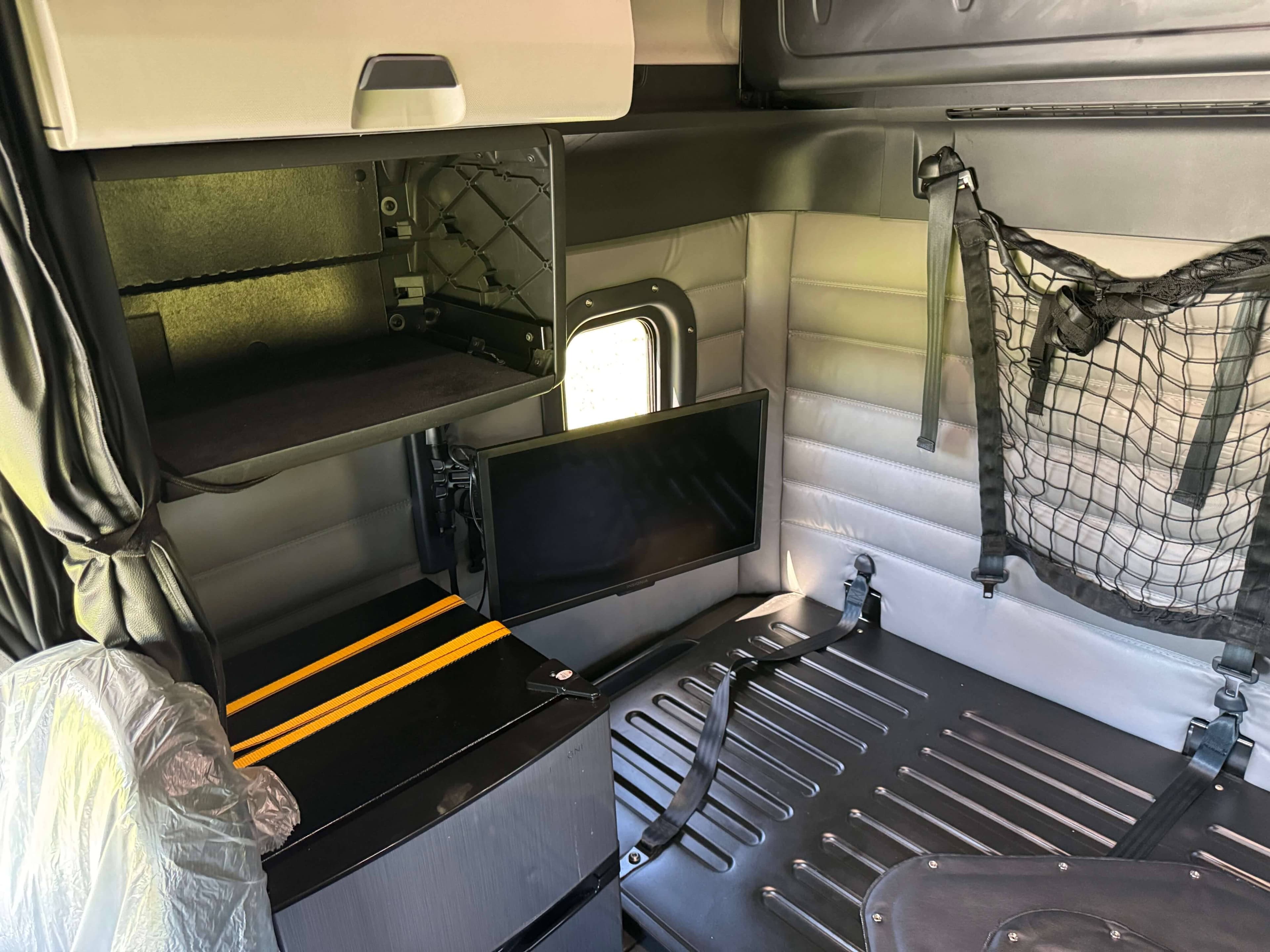 2022 Freightliner Cascadia 126 image 18