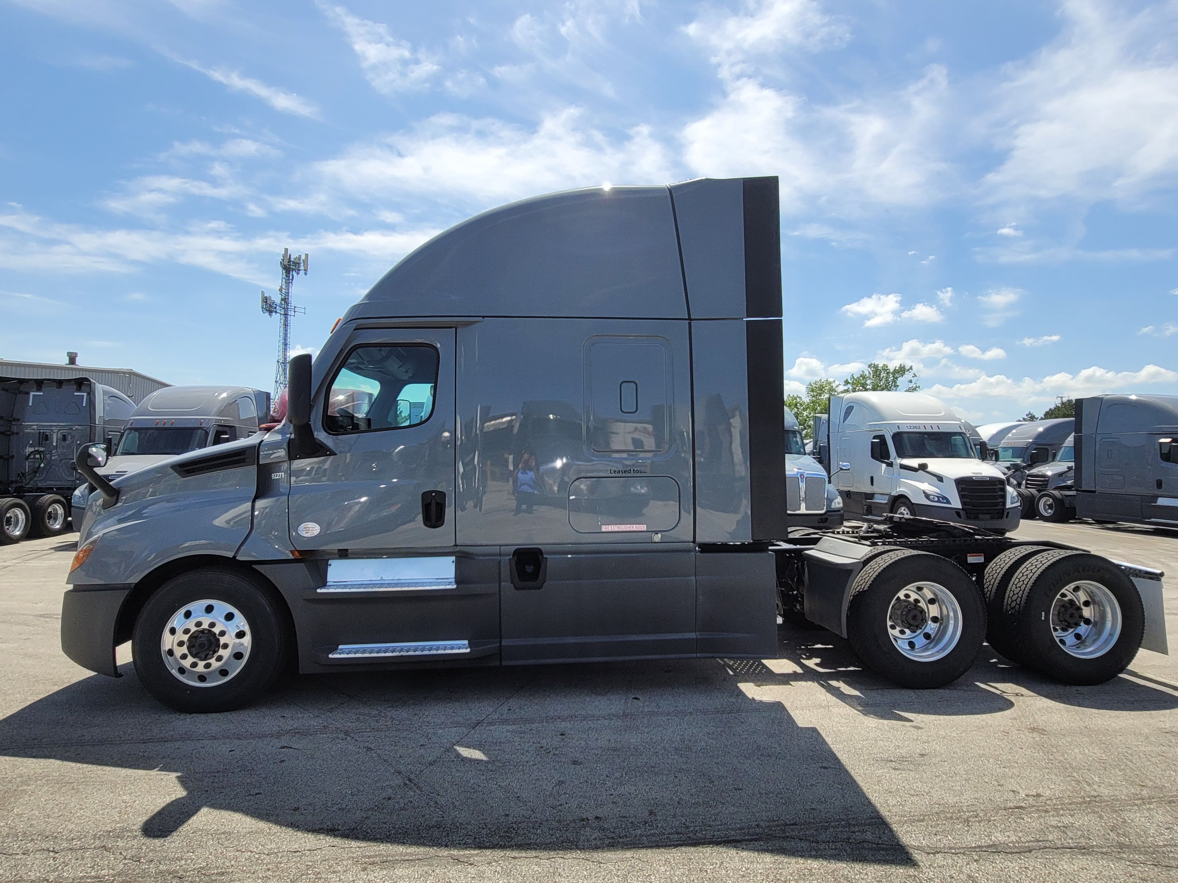 2022 Freightliner Cascadia 126 image 2