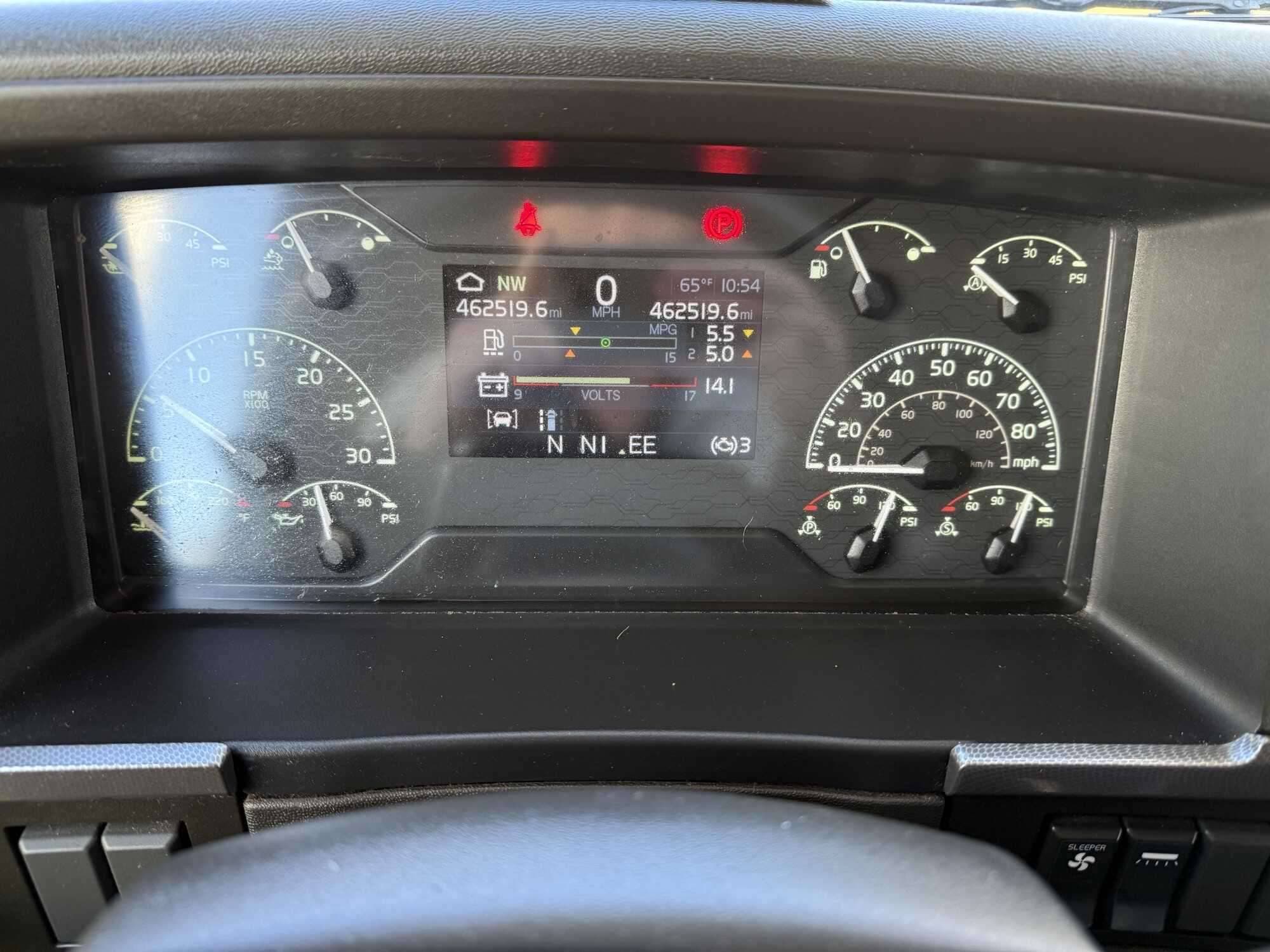 2023 Volvo VNL64T760 image 6