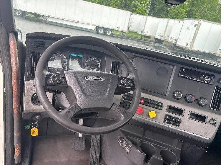 2018 Freightliner Cascadia image 7