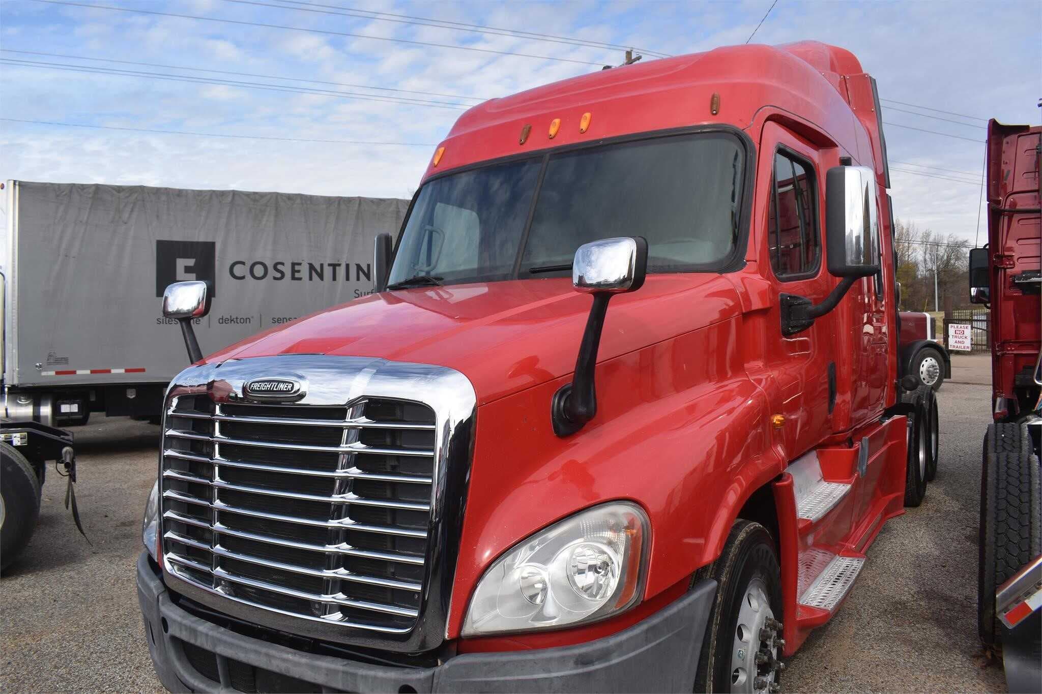 2013 Freightliner Cascadia 125 image 4