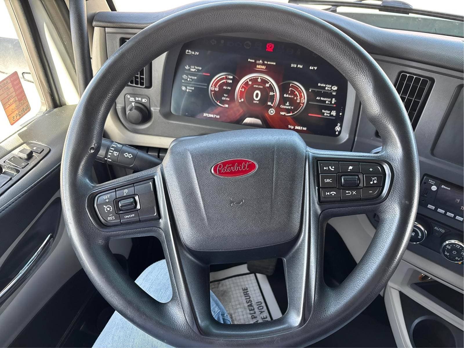 2023 Peterbilt 579 image 6