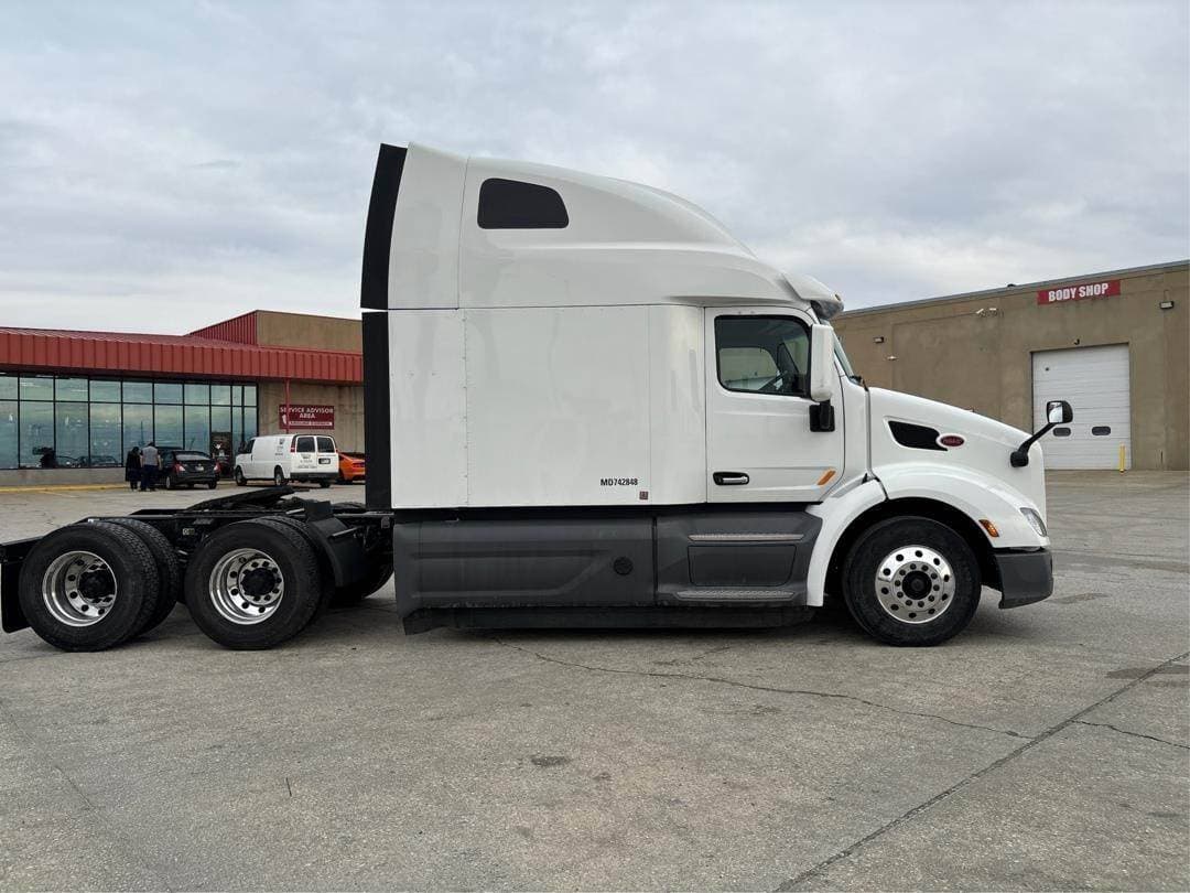 2021 Peterbilt 579 image 6