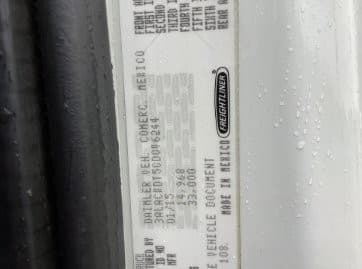 2016 Freightliner M2 106 image 16
