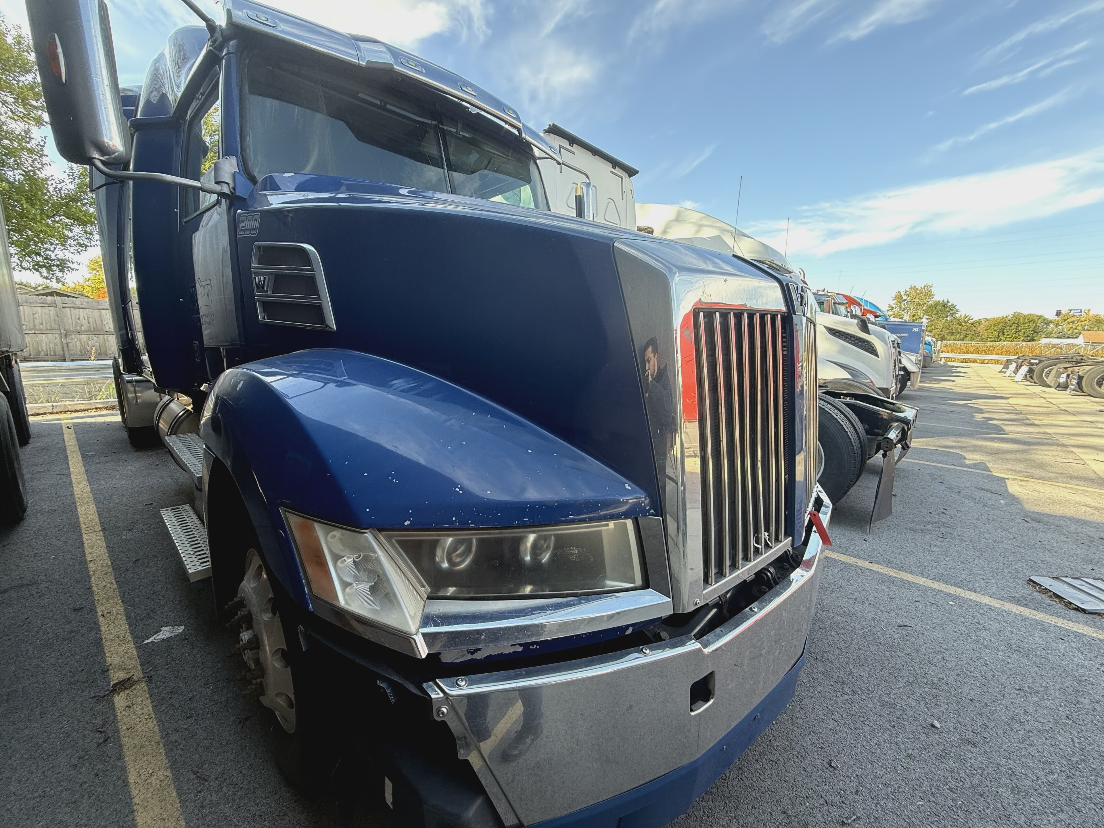 2016 Western Star 5700 image 2