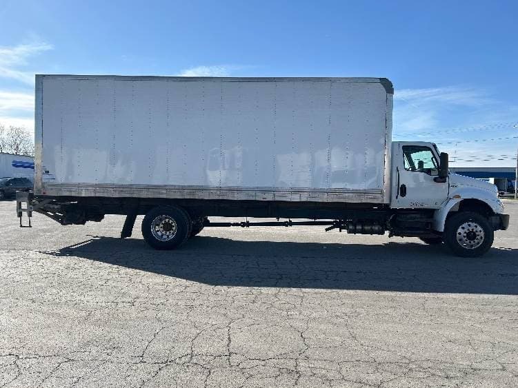 2022 International MV607 Box Truck - 220HP, 6 Speed Automatic, Roll up Door image 15