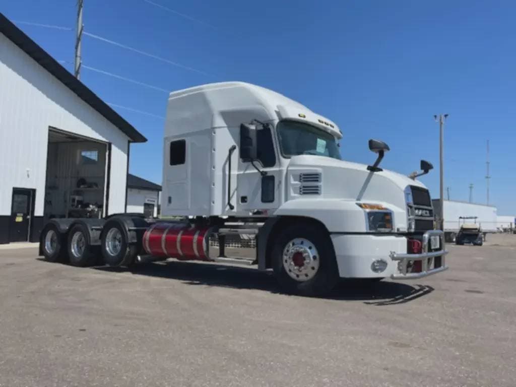 Used 2020 MACK Conventional - Sleeper Truck image 6