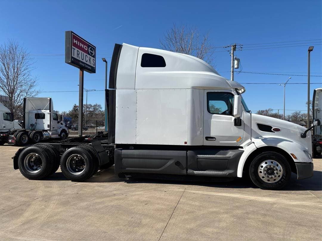 2021 Peterbilt 579 image 7