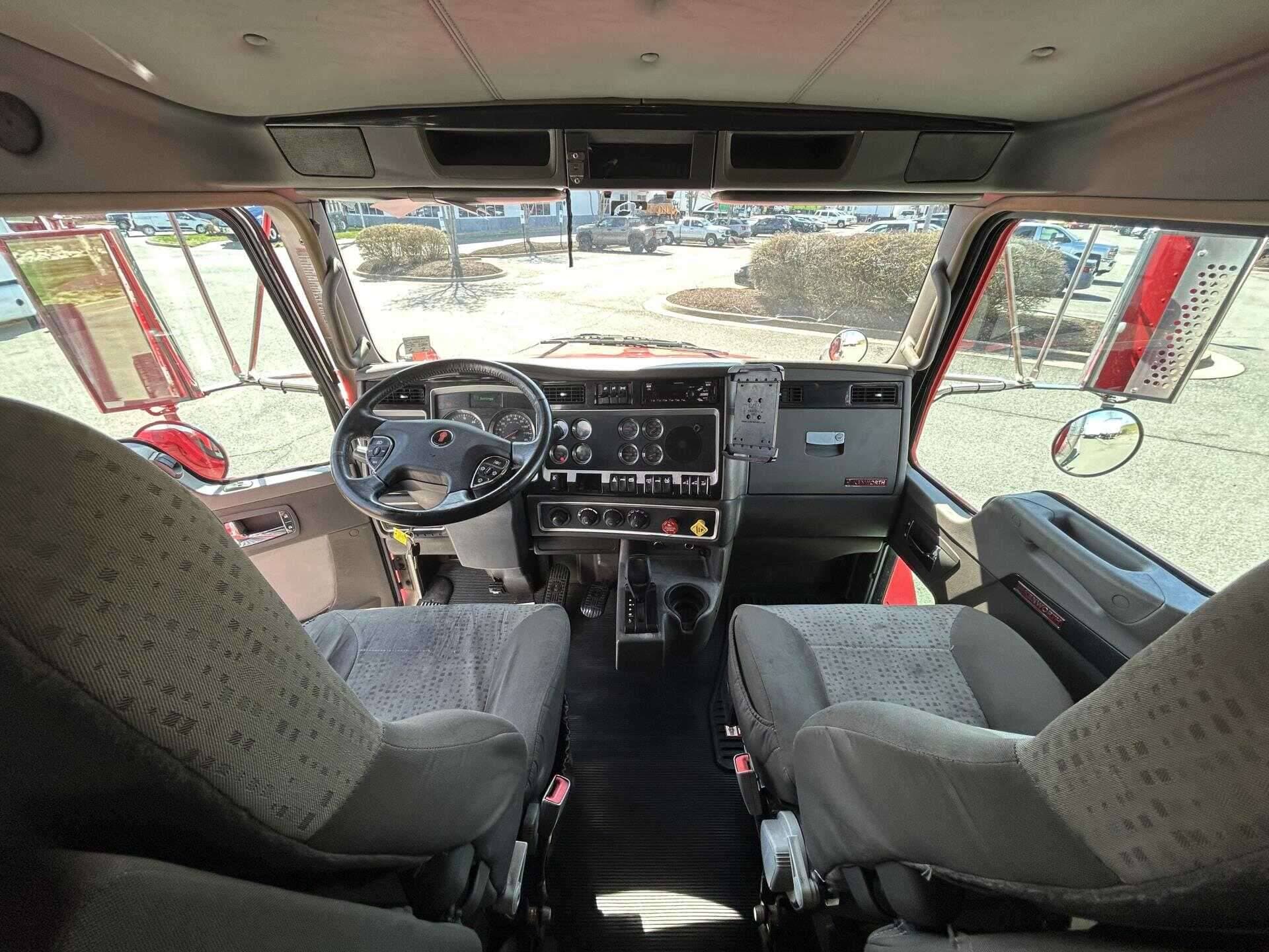 2019 Kenworth T8 Series image 14
