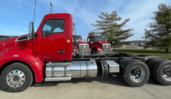 2020 Kenworth T680 image 1