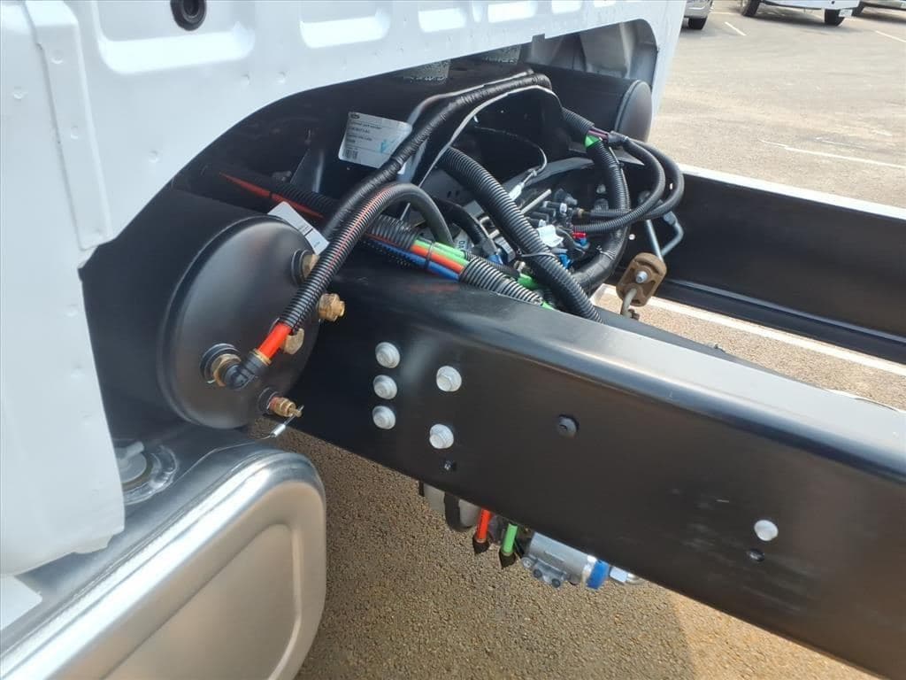 2027 Ford F750 SD image 11