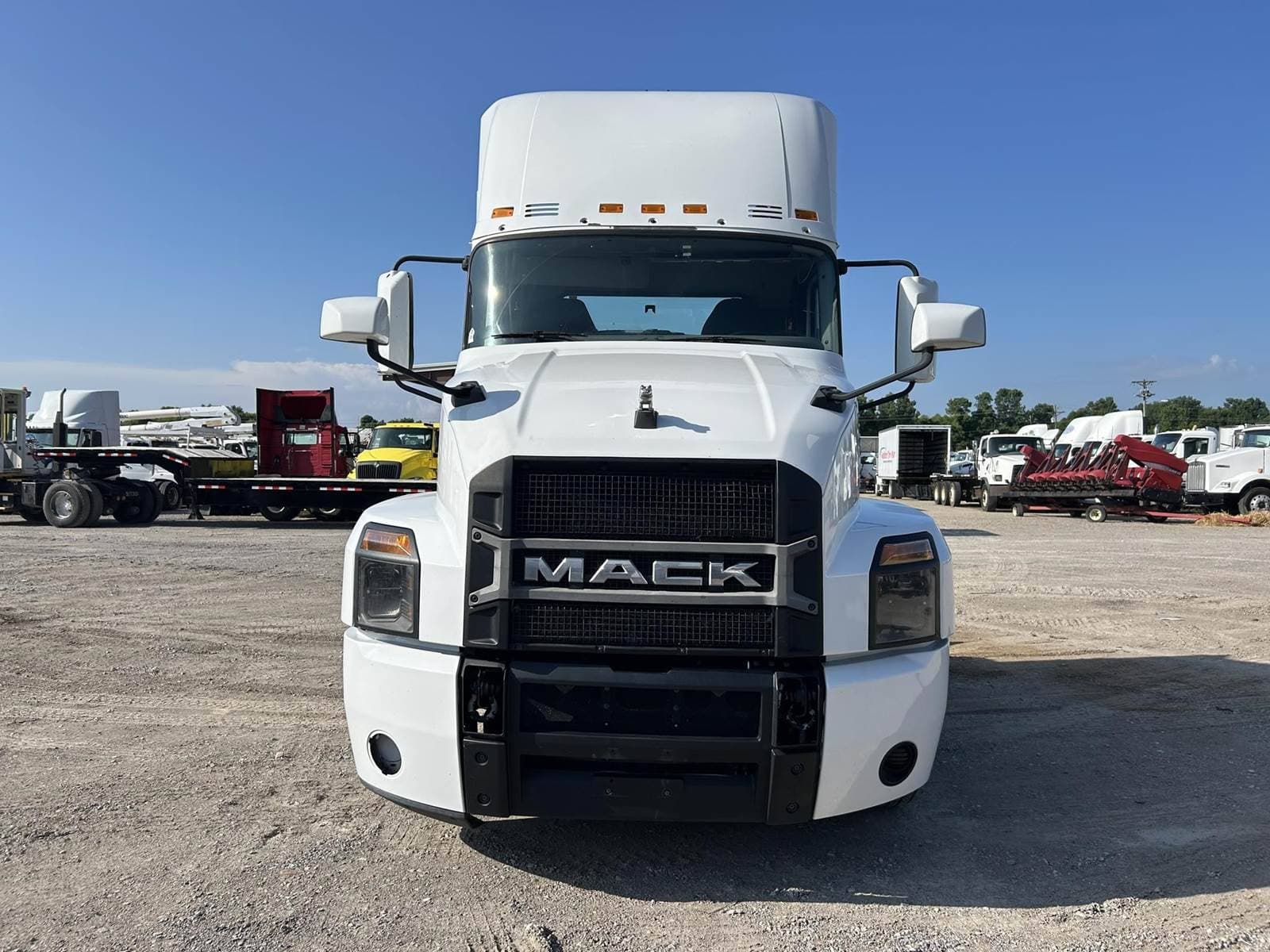 2019 Mack Anthem 64T Day Cab Truck - MP7 395HP, 12 Speed M Drive Amt image 5