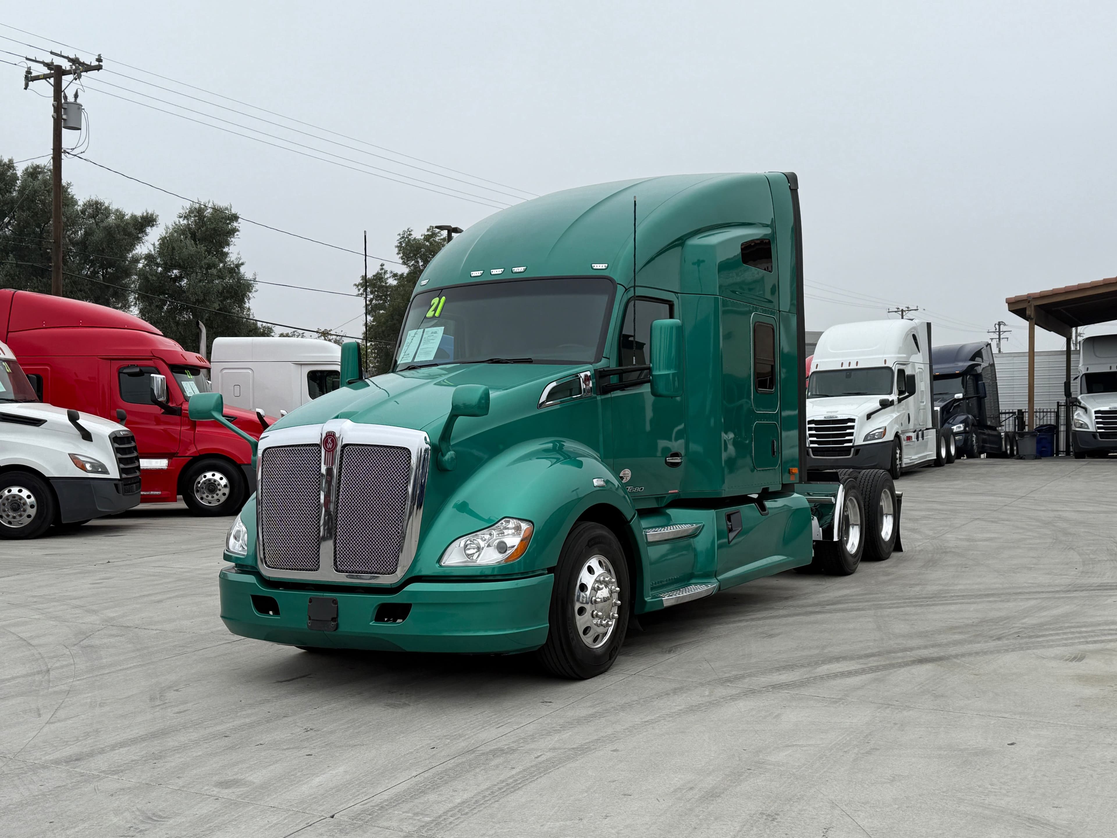 2021 Kenworth T680 image 1