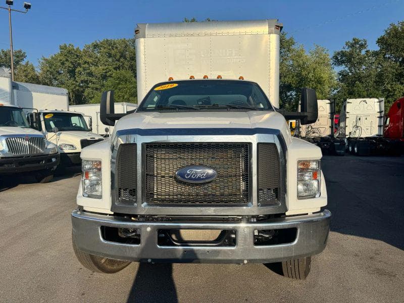 2019 Ford F-750 image 1