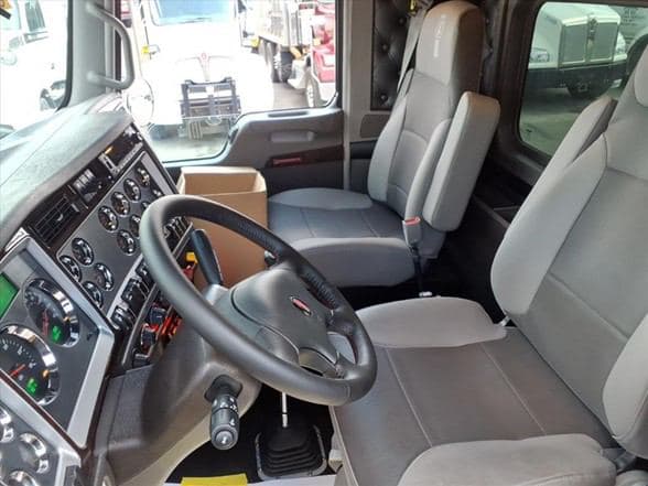 2026 Kenworth W900 image 11