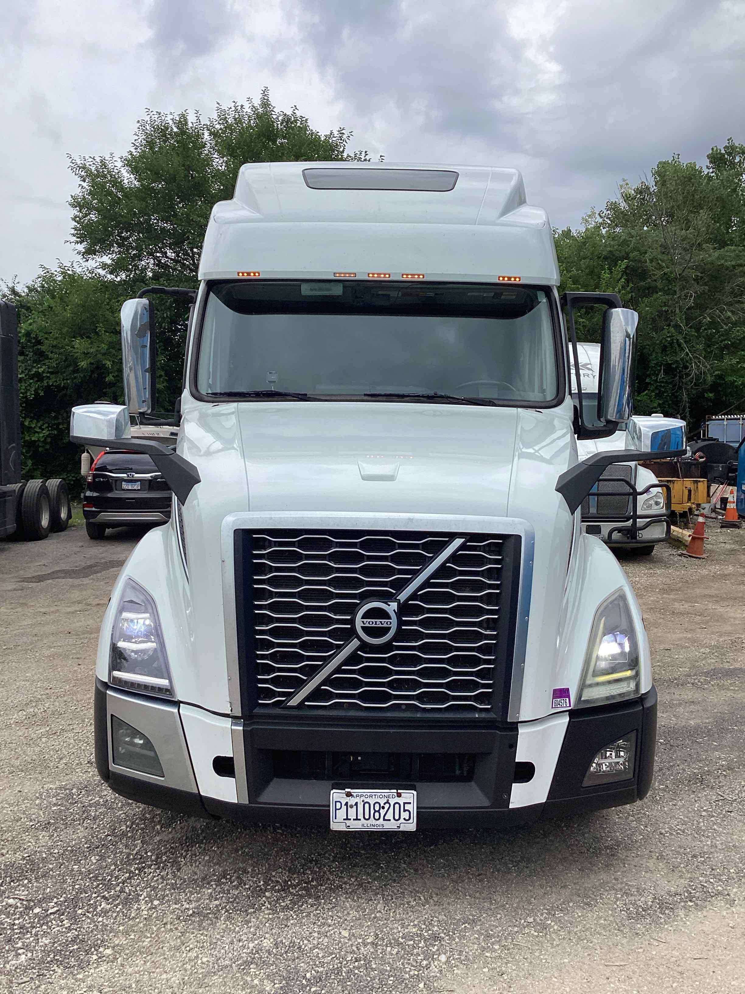 2018 Volvo VNL64T760 image 3