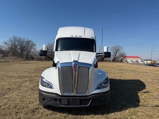 2023 Kenworth T680 image 7
