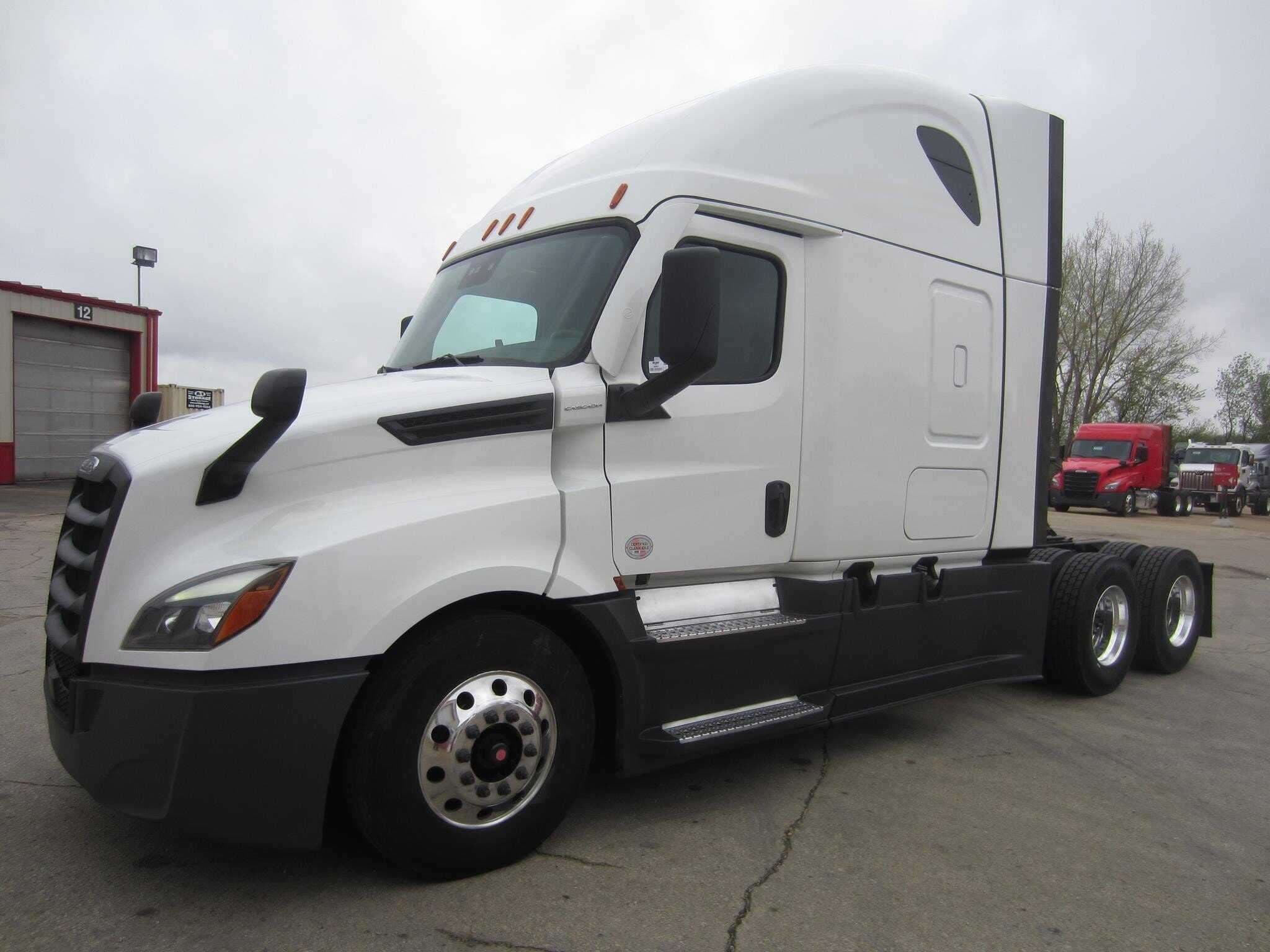 2022 Freightliner Cascadia 126 image 1