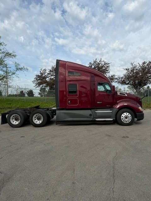 2020 Kenworth T680 image 9