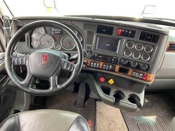 2020 Kenworth T680 image 4