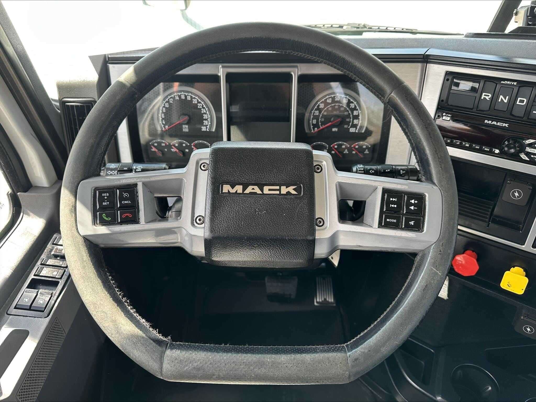 Used 2021 MACK ANTHEM 64T Conventional - Day Cab  image 9