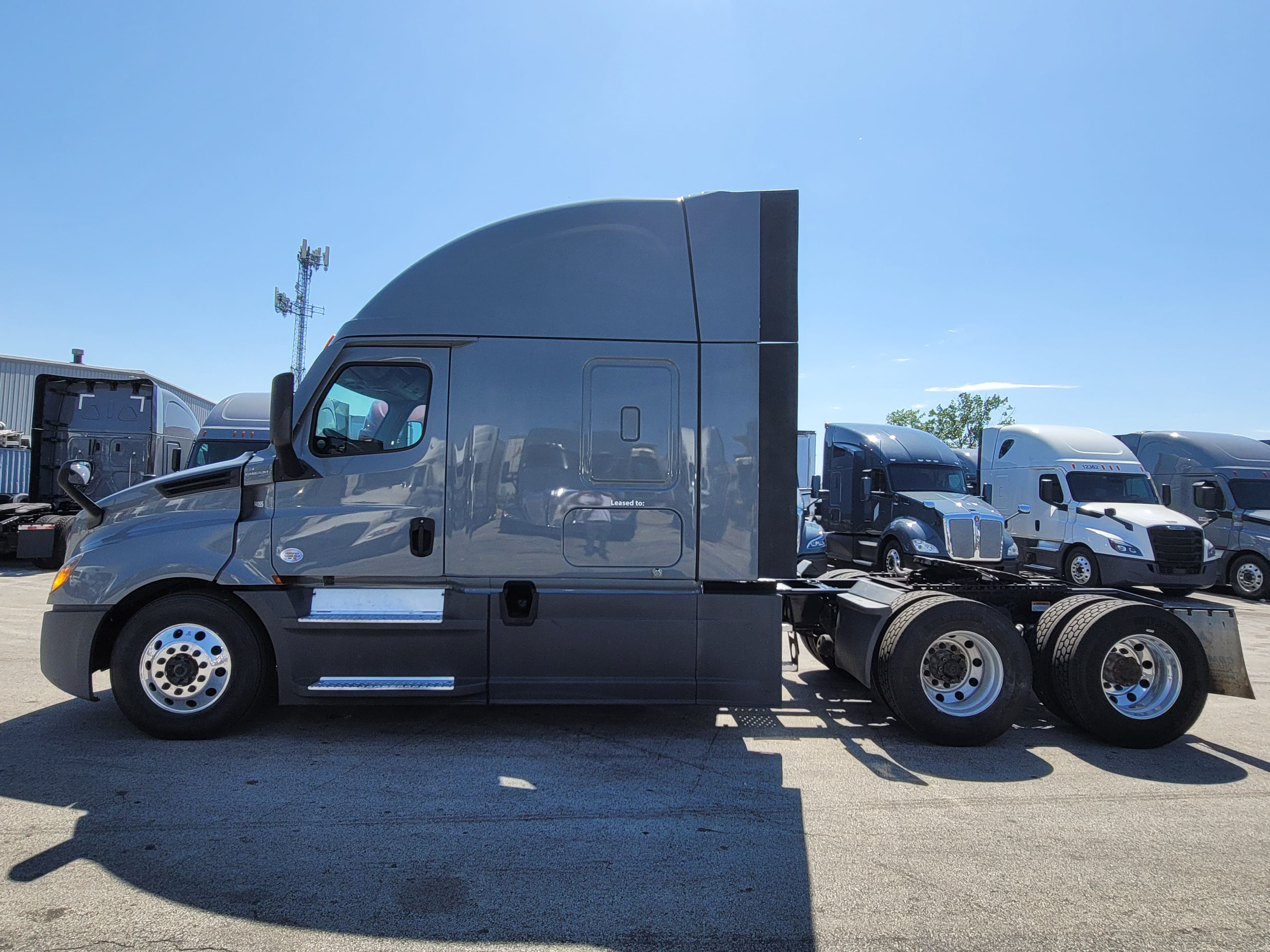 2024 Freightliner Cascadia 126 image 2