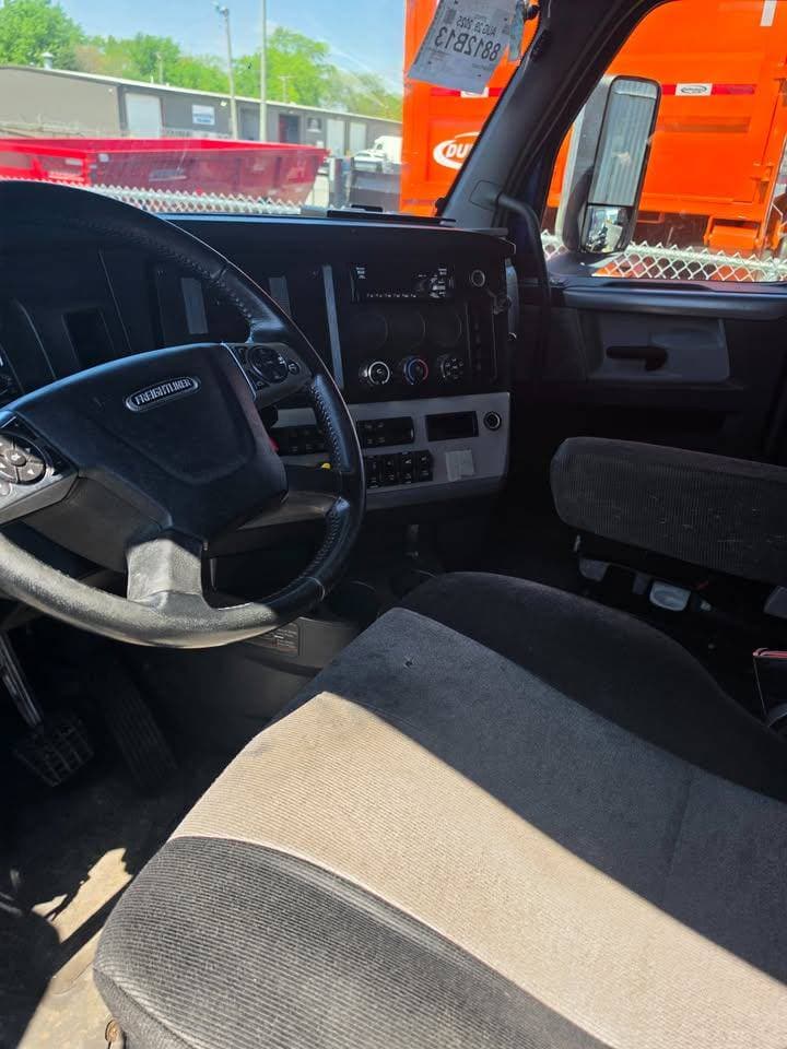 2018 Freightliner Cascadia 125 Evolution image 6