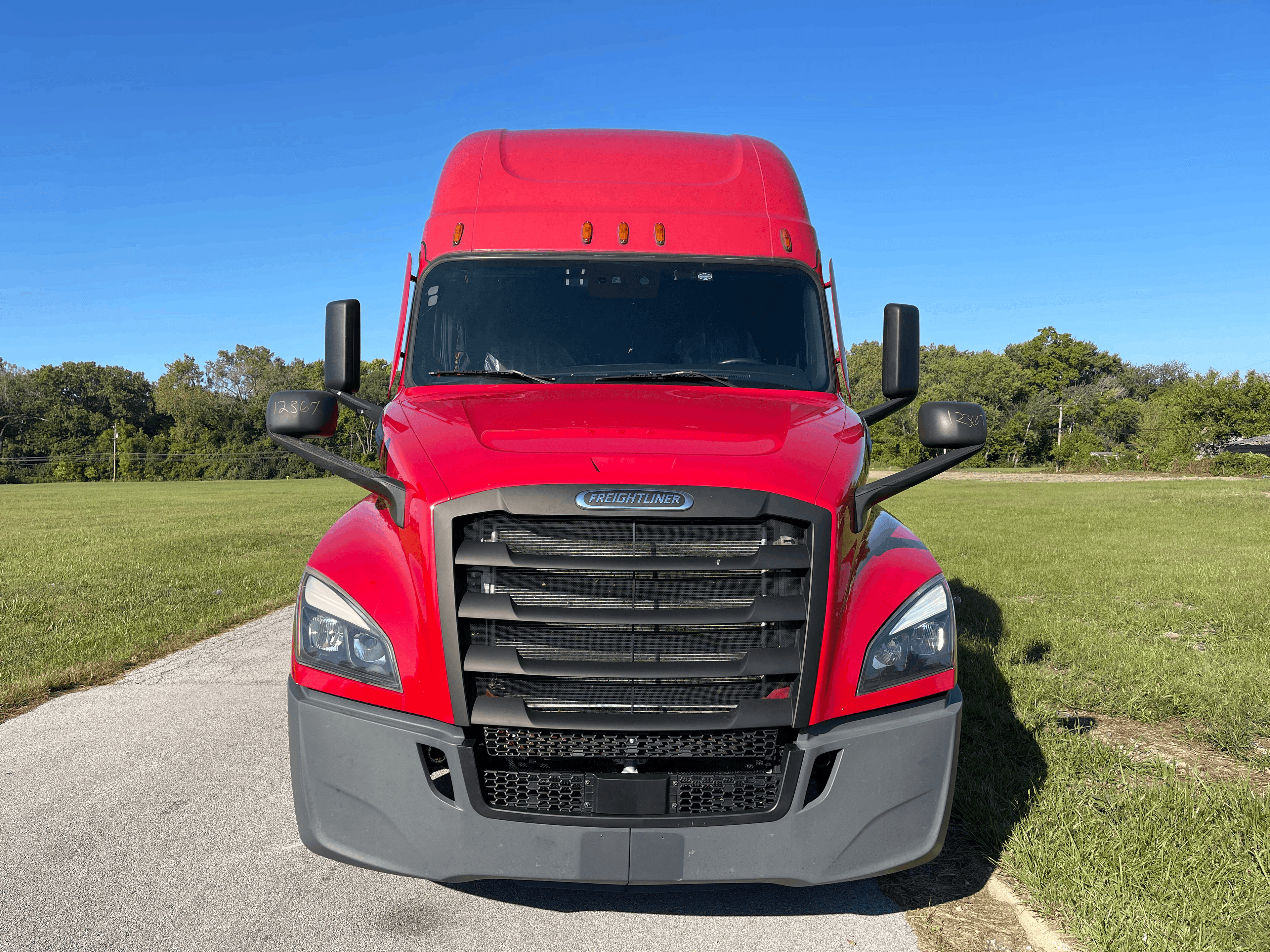 2021 Freightliner Cascadia image 2