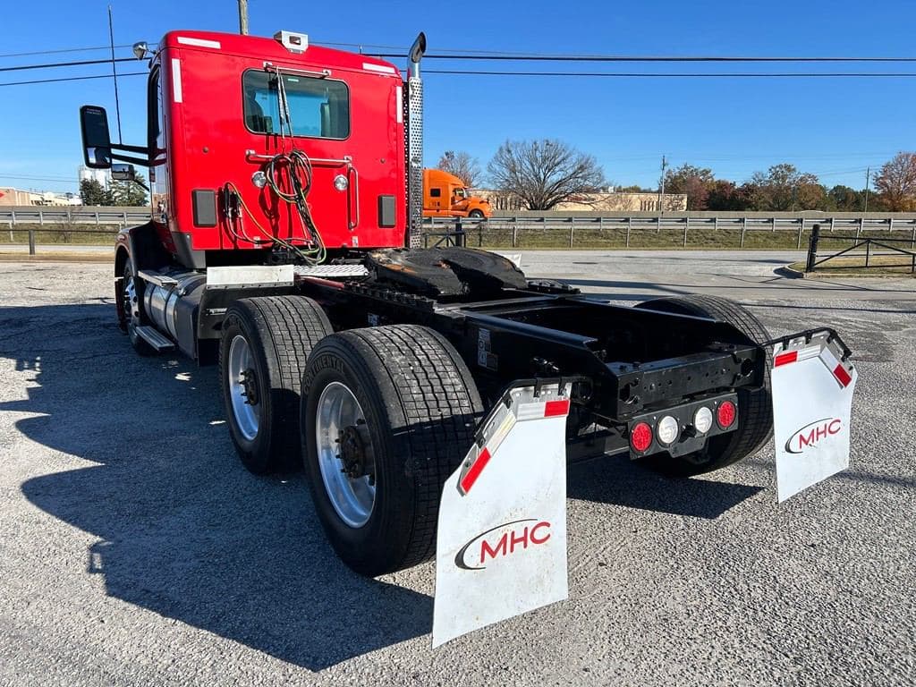 2023 Kenworth T680 image 8