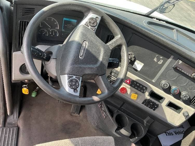 2021 Freightliner Cascadia image 5