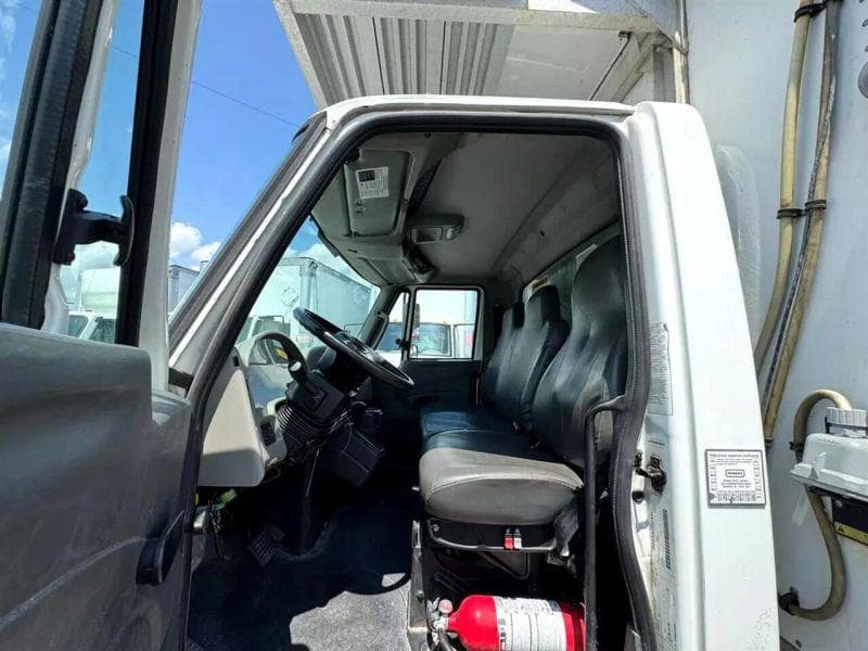 2019 International 4300 image 18